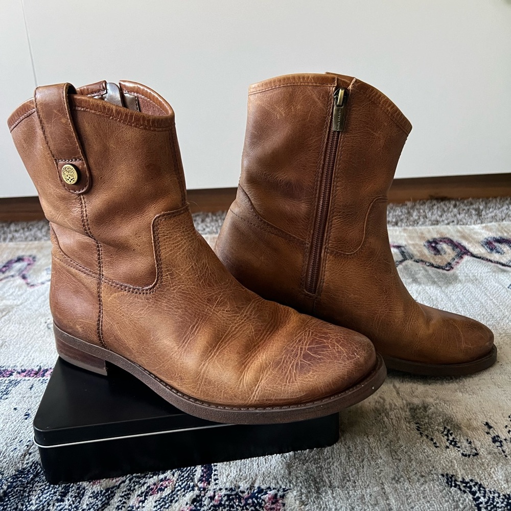 Pre-loved Vince Camuto distressed boots